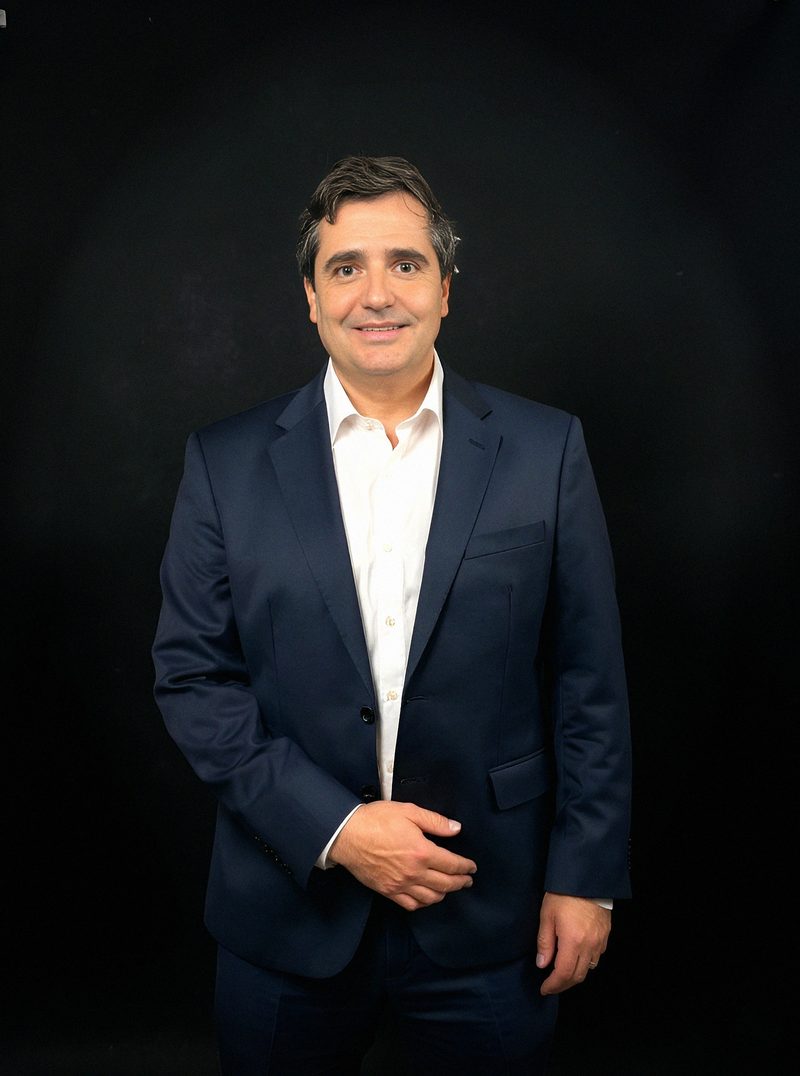 Dr. Luiz Alberto de Carvalho Barros Filho — advogado especialista em direito internacional, OAB/AL 7.530